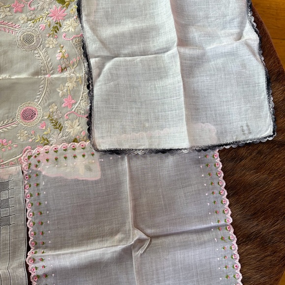 Antique handkerchiefs - Picture 4 of 4